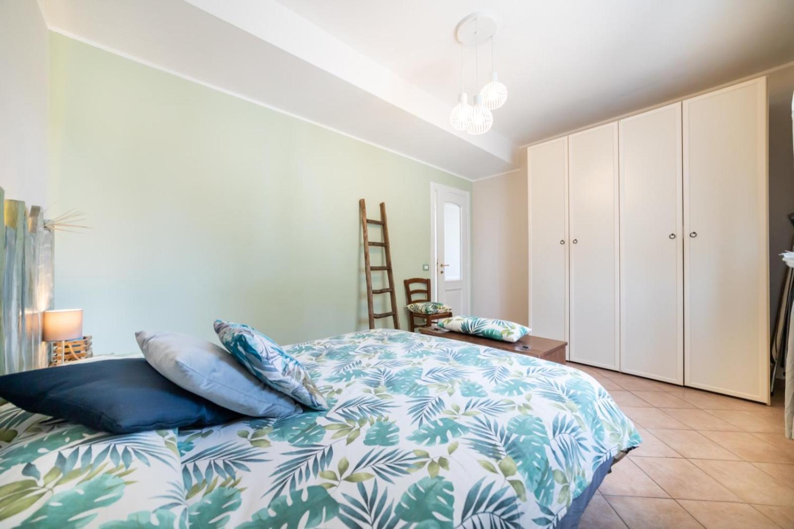 Chez Elle Apartment Imperia Room photo
